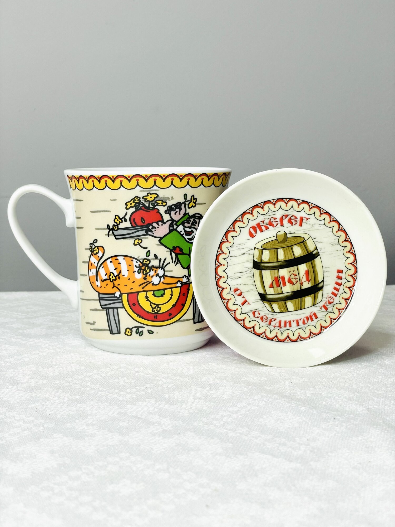 Кружка Русская, сувенирная с блюдцем - крышкой, 370 мл, набор 2 предмета, "Оберег от тещи"