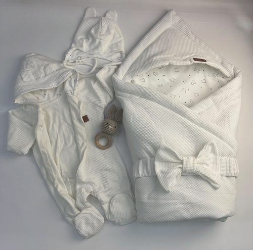 Изображение товара Конверт для новорождённого на выписку из роддома вафельный 4 предмета белый