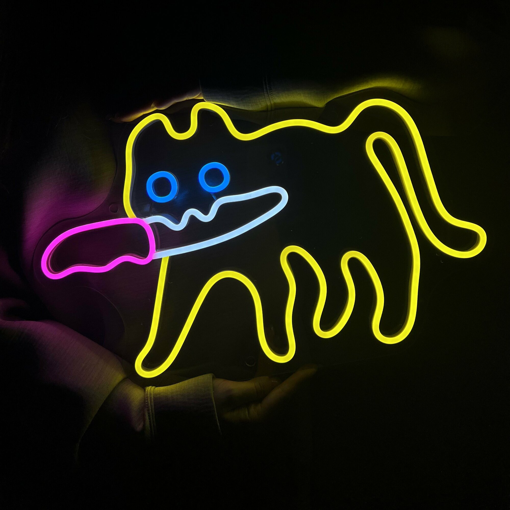 Неоновая вывеска "Кот с ножом" светильник декоративный, жёлтый - фотография № 4
