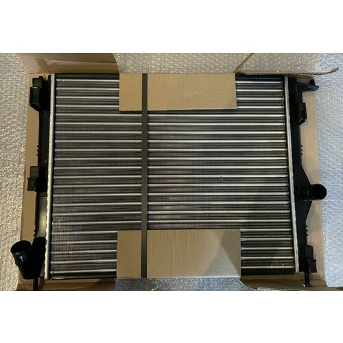 Радиатор Логан, Ларгус RENAULT LOGAN 1.4/1.6 без кондиционера 08-LADA LARGUS 12