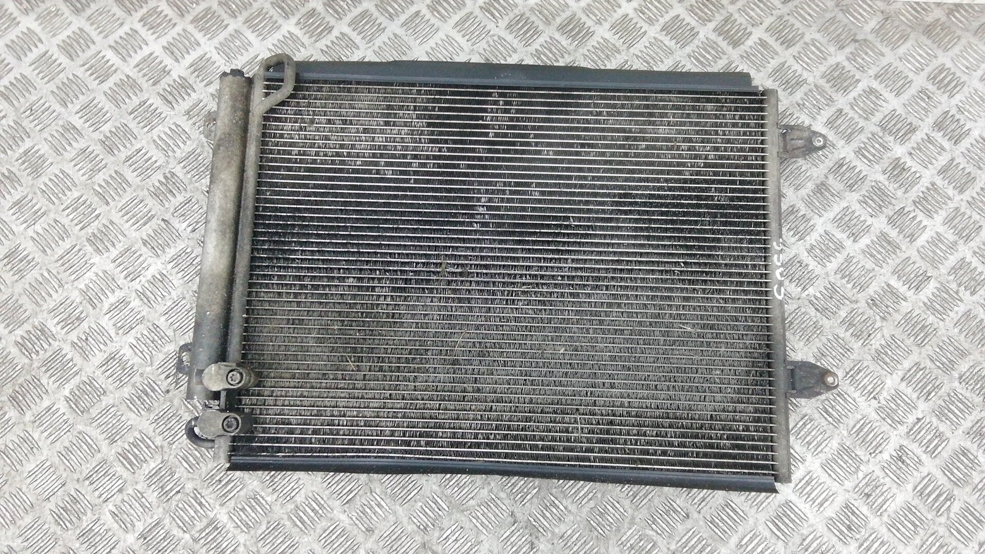 Радиатор кондиционера Volkswagen Passat 6 3C0820411G