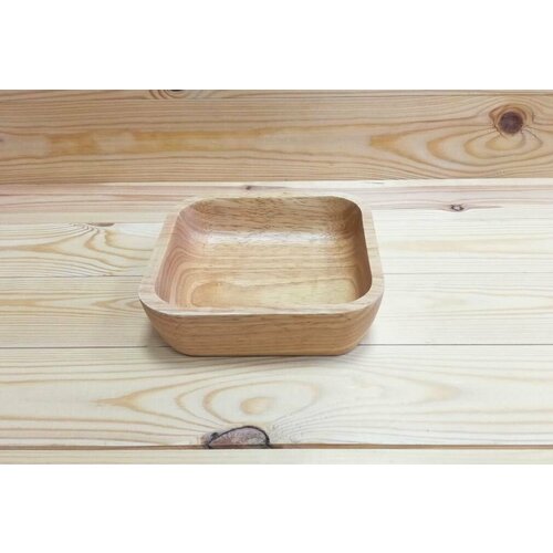 Тарелка глубокая квадратная из гевеи средняя 15х15х45 980₽