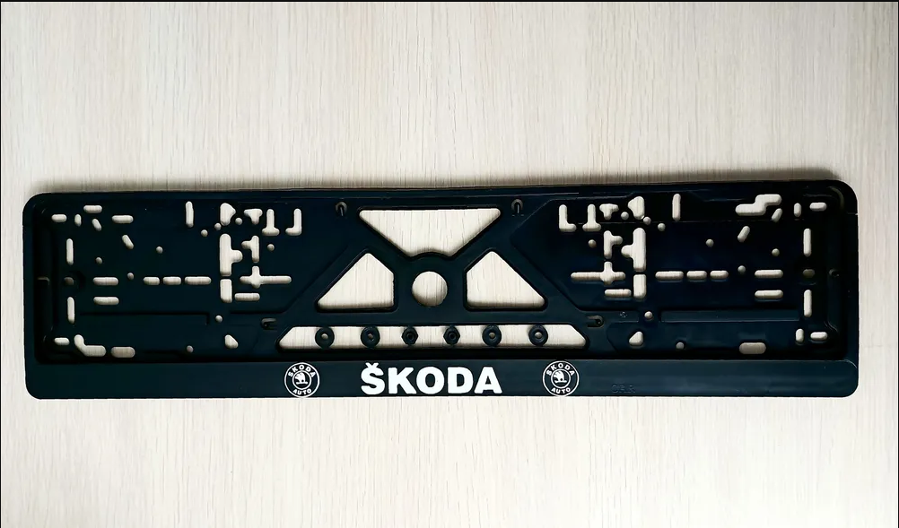 Рамка номерного знака шкода SKODA 1 штука хромированная рельефная надпись