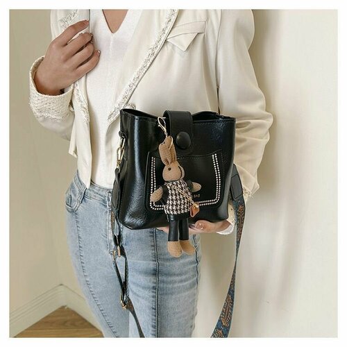 Сумка кросс-боди Atom фактура гладкая матовая черный 2490₽