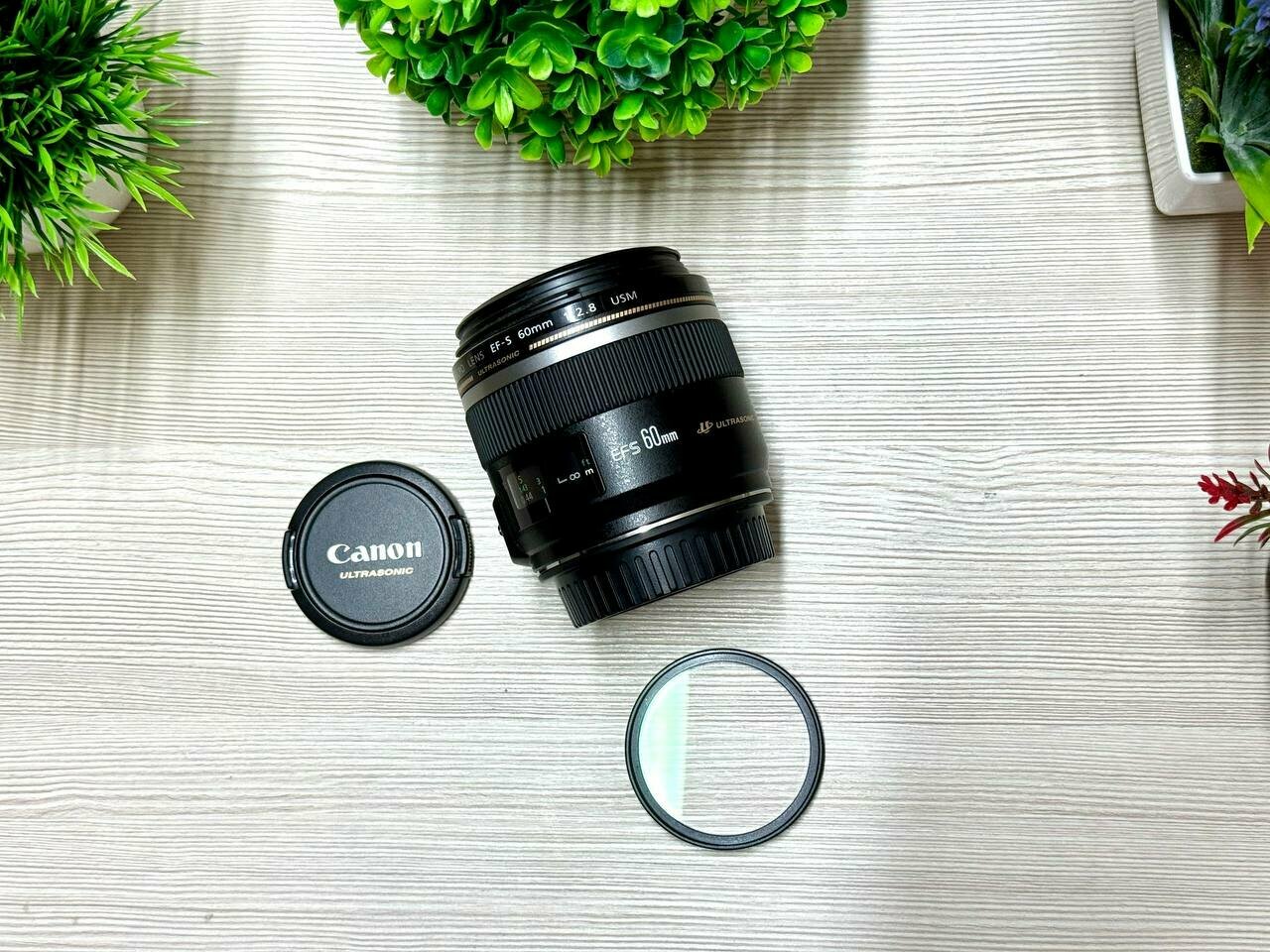 Объектив Canon EF-S 60mm f/2.8 Macro USM- Макро-объектив для четкой и детализированной фотосъемки с быстрой фокусировкой