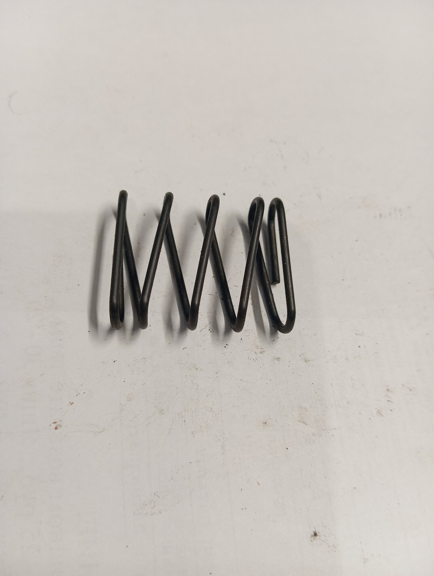 Тойота альфард 10. пружина задних колодок