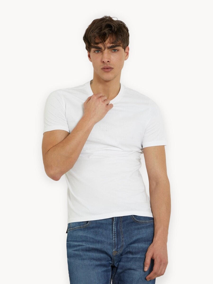 Футболка GUESS