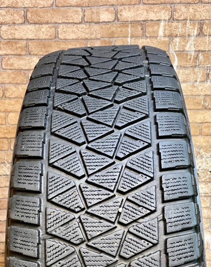 Bridgestone Blizzak DM-V2 255/70 R16