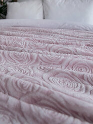 Плед плюшевый 200х220 см на кровать или диван, покрывало MICRO VELUR 3D, "Роза", розовый