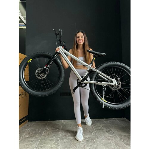 фото Велосипед fatbike тт104 24" с алюминиевой рамой 12" и 7 скоростной трансмиссией, серебристый richiesto