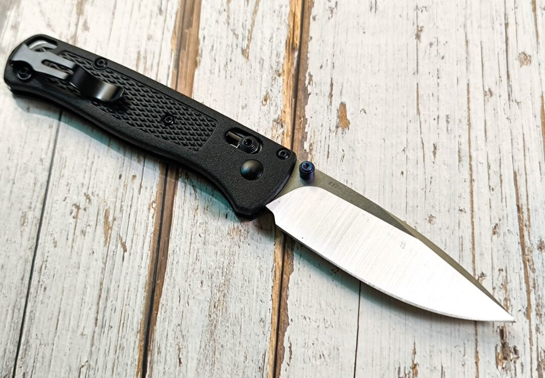 Нож складной Bugout 535 Mini, черный
