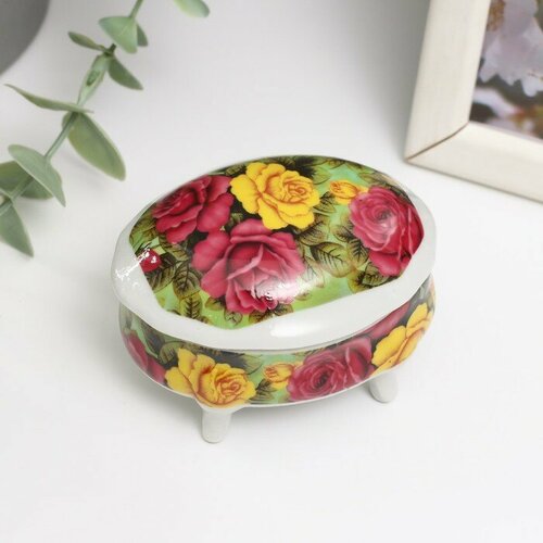 Шкатулка керамика на ножках Куст с розами 61х77х48 см 422₽