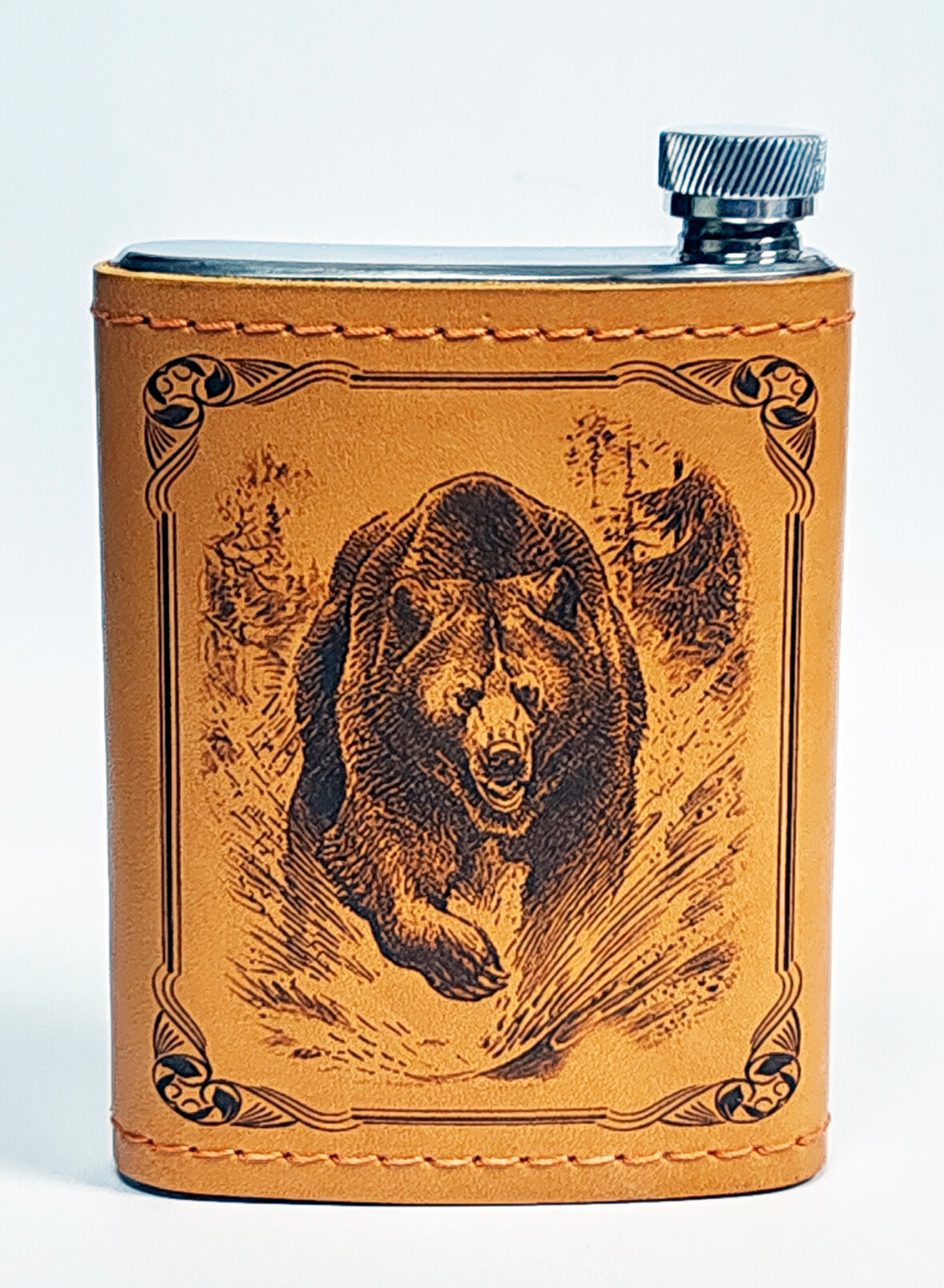 Подарочная фляга (250 мл. нержавеющая сталь) в кожаной оплётке - "медведь" - ручная работа Россия.