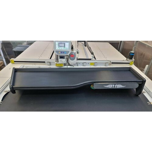 Столик автомобильный для SITRAK-тягач Черный карбон Чёрная труба