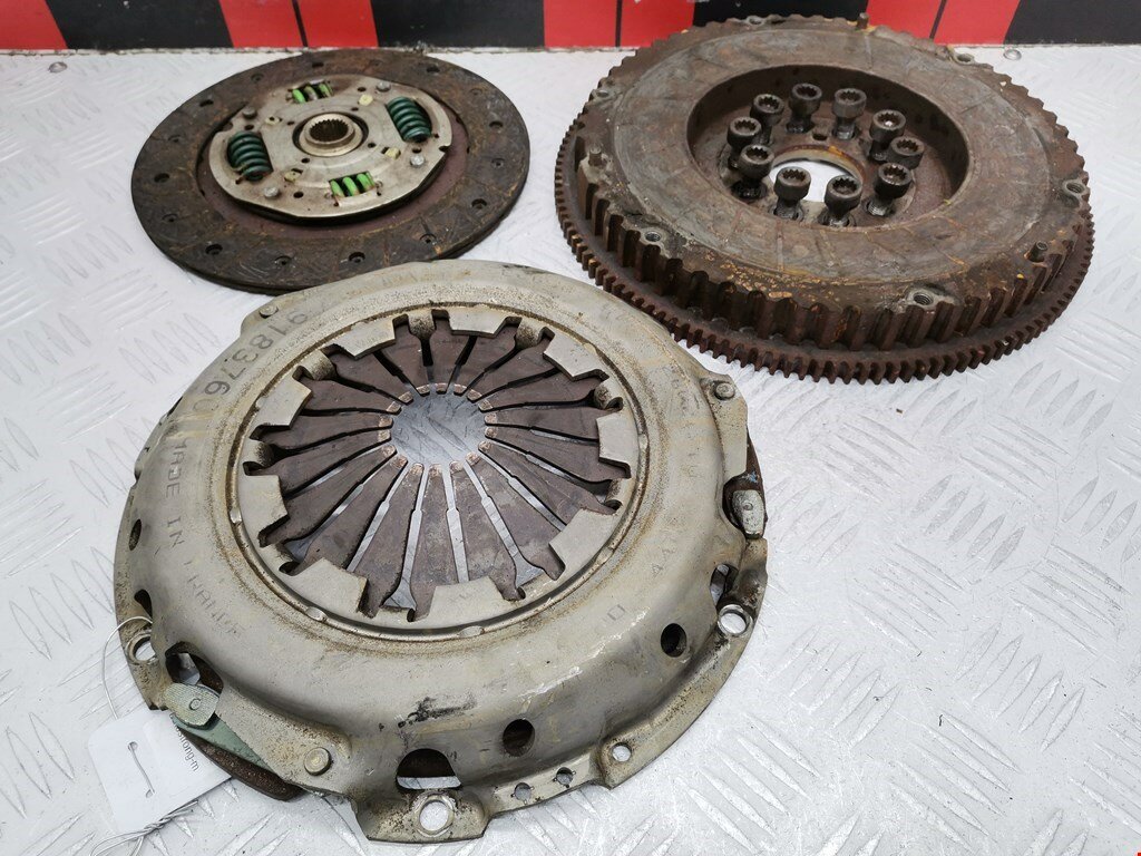 Маховик (демпфер сцепления) Volvo S40 V40 1 9207862 арт. 1573937