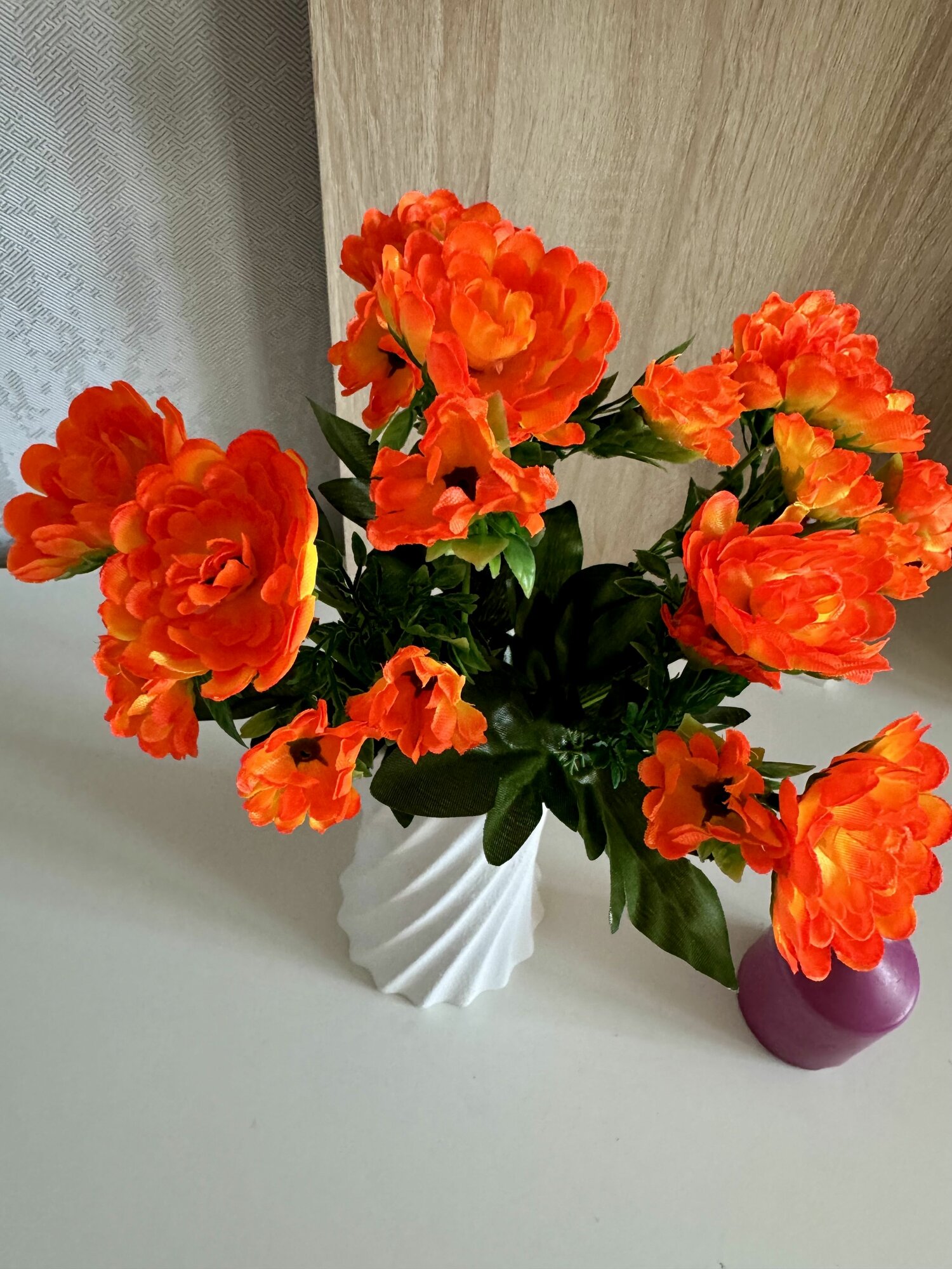 Искусственные цветы хризантемы 1 букет 7 веточек в букете высота 35 см для кладбища или для дома интерьера декора
