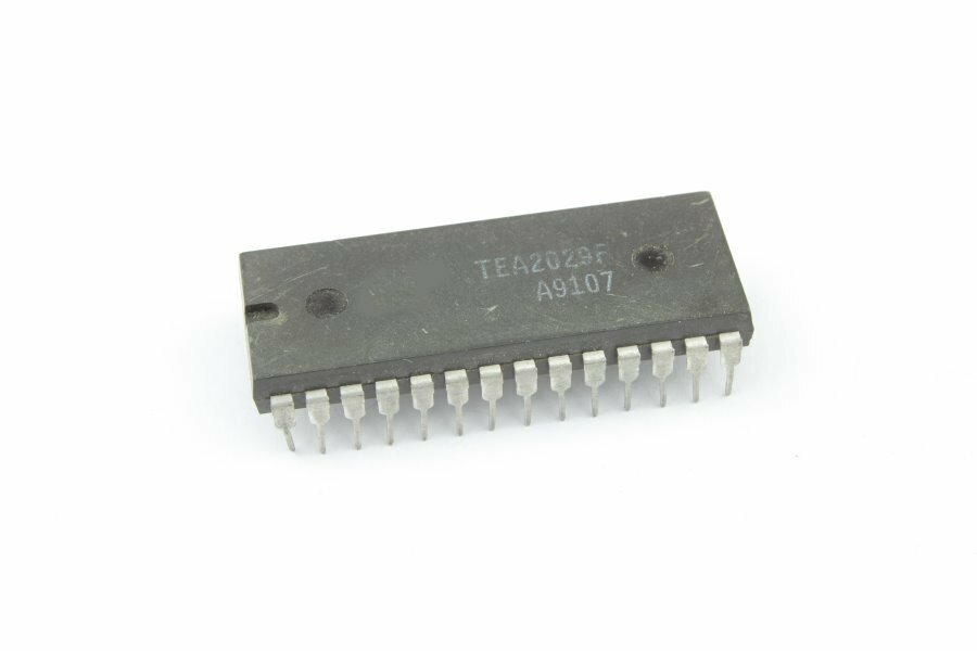 Микросхема TEA2029F, DIP28-600, STM