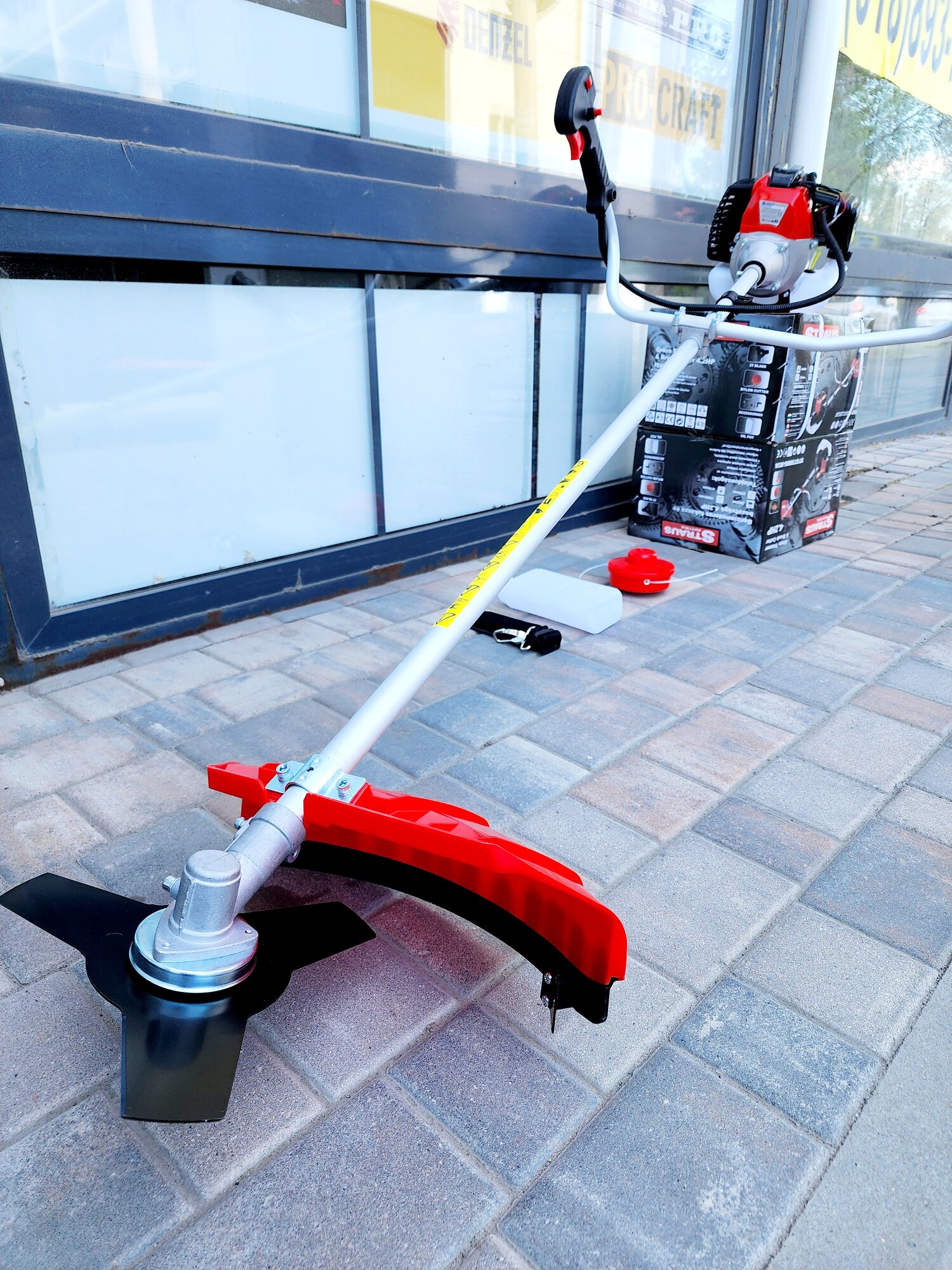 фото Триммер бензиновый Straus GT3000-03A 52см3, 3,8 кВт/3,5 л. с, цельный вал