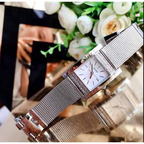 Женские часы Guess