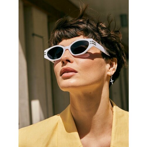 Солнцезащитные очки LABBRA белый 729₽