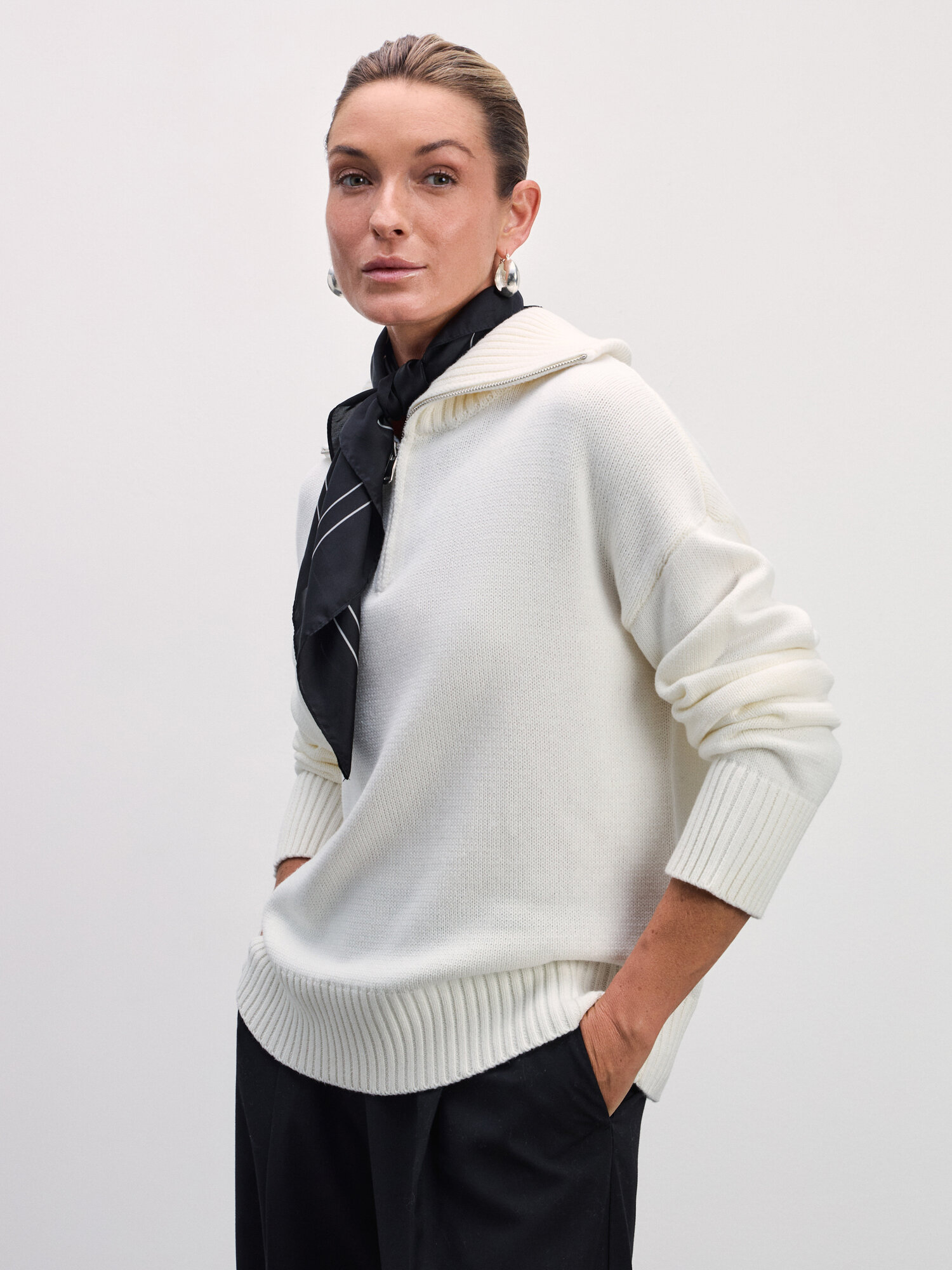 Джемпер Zarina размер M (RU 46)/170 ваниль