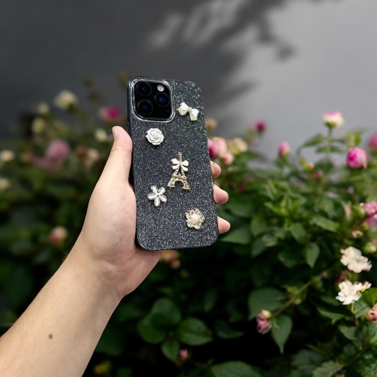 Чехол LadyCharm Black для iPhone 13, блестящий, с декоративными элементами, для девушек