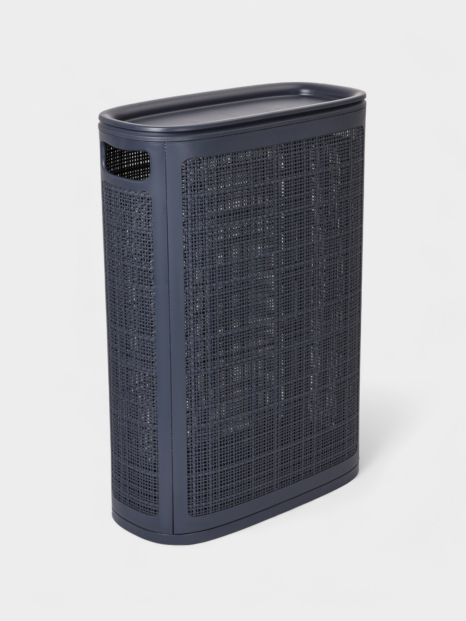 Плетёная корзина для белья с крышкой 