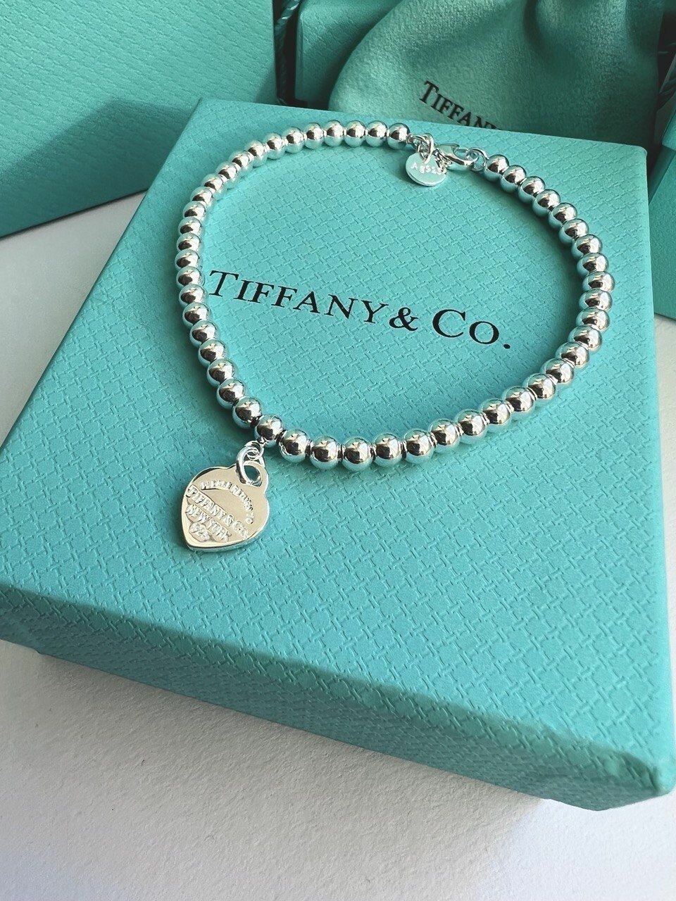 Браслет Tiffany из бусин с серебряным сердечком 17 размер