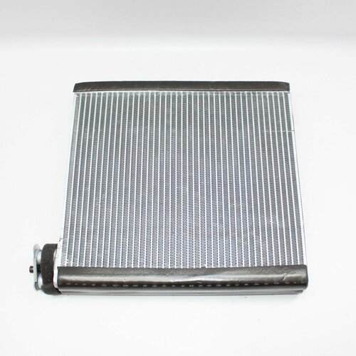 Радиатор кондиционера внутрисалонный испаритель Haval H6 Хавал Н6 8100243XJZ08A 8565₽