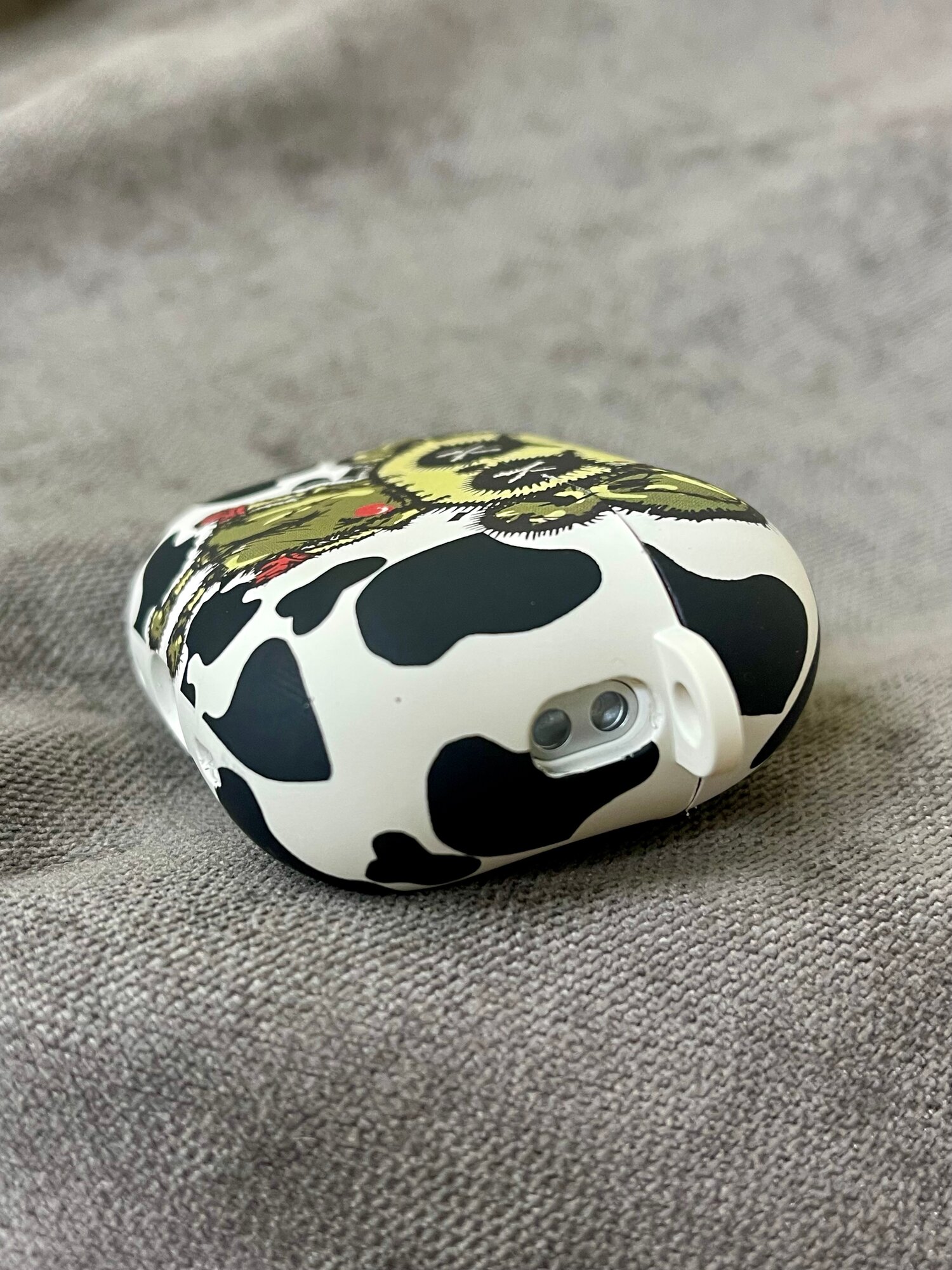 Противоударный Чехол для Apple AirPods Pro 2, с карабином — фото 1