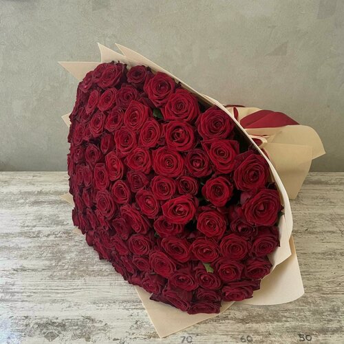 Изображение товара Букет из ароматных красных роз от KATTY Garden, 101 шт, высота 60 см, записка В подарок