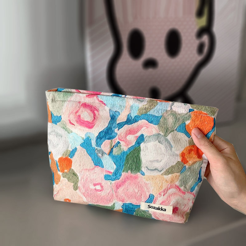 Косметичка ширина: 5 см. 