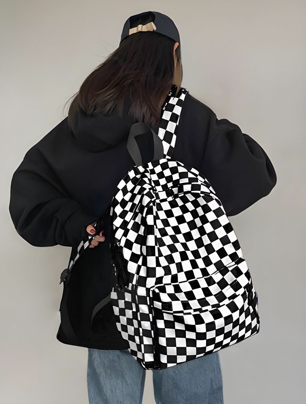 Рюкзак черный в клетку  школьный портфель