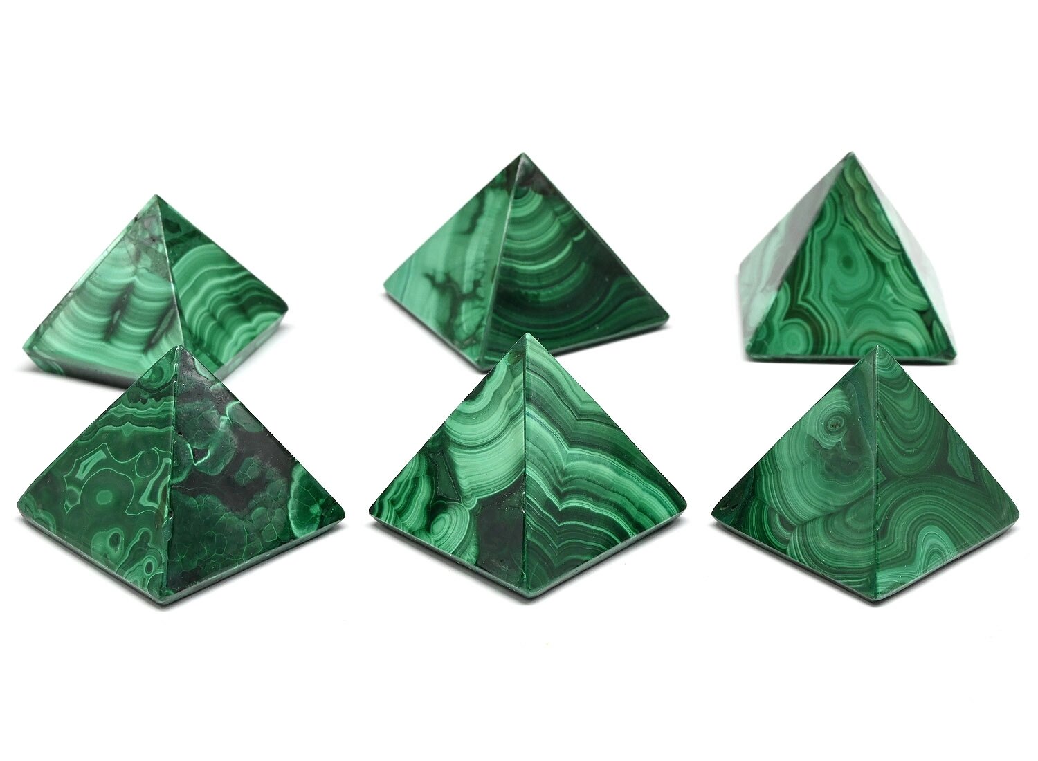 Пирамида из малахита 30*30*25мм .