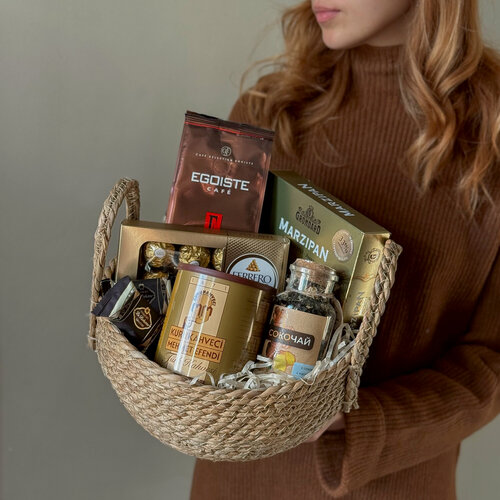 Изображение товара Премиальная подарочная корзина с чаем, кофе и марципановыми конфетами. Veresk 711
