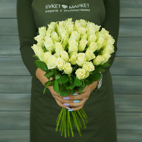 Изображение товара Букет живых цветов из 51 белая роза, 40 см , от Букет Маркет