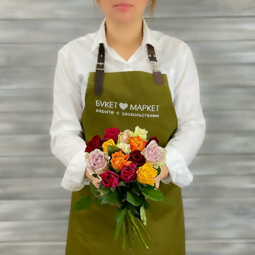 Изображение товара Букет из 19 разноцветных роз с лентой 40см микс от Букет Маркет