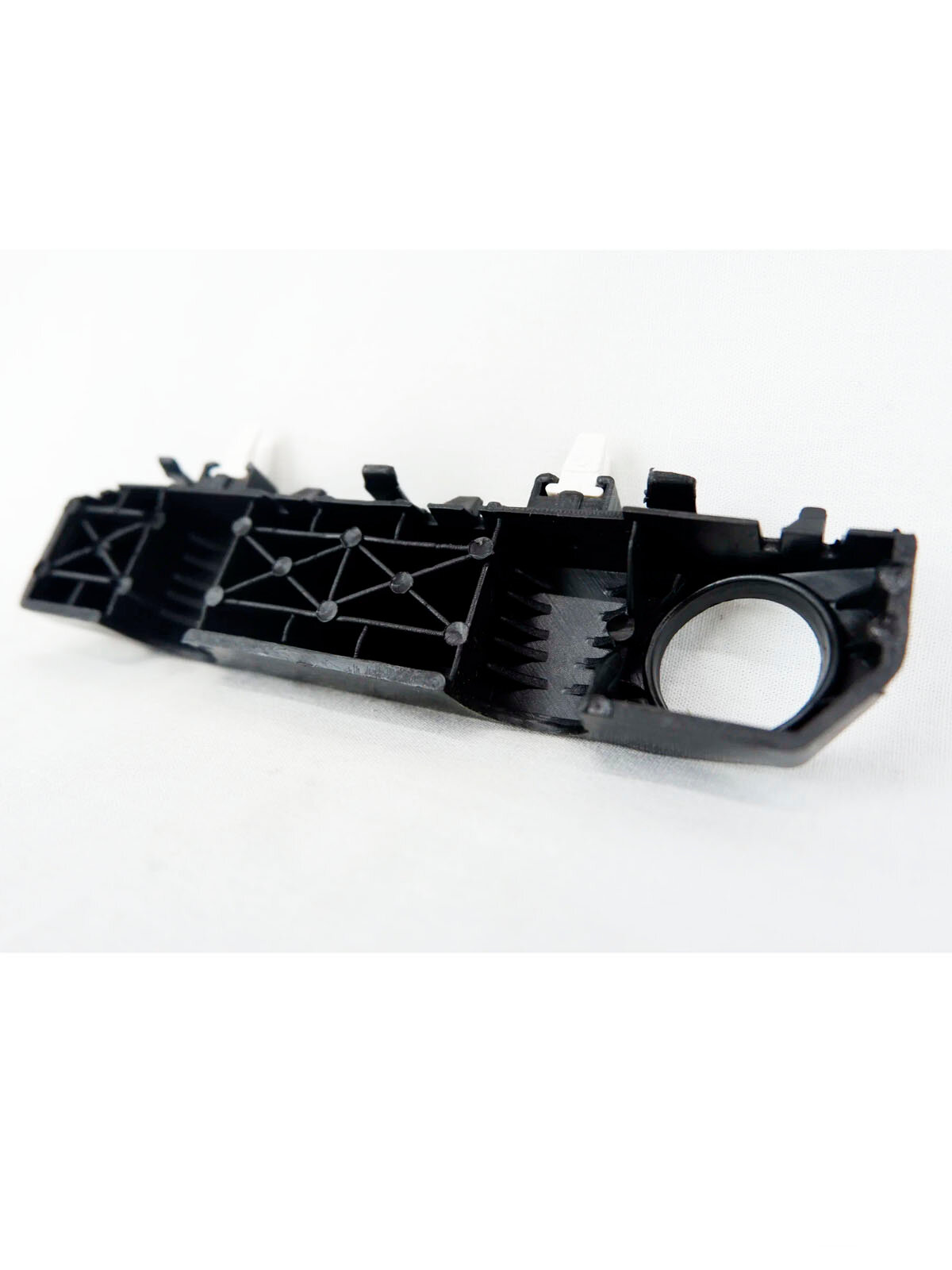 Кронштейн бампера переднего правый Kia Cerato 3 (2013-2018) O.E.M. OEM0026KBPR