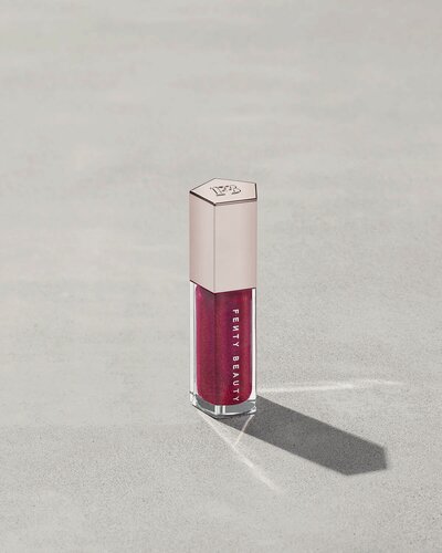 Изображение товара FENTY Beauty блеск люминизатор для губ Gloss Bomb Universal Lip Luminizer 9 мл, 12 Fuchsia Flex
