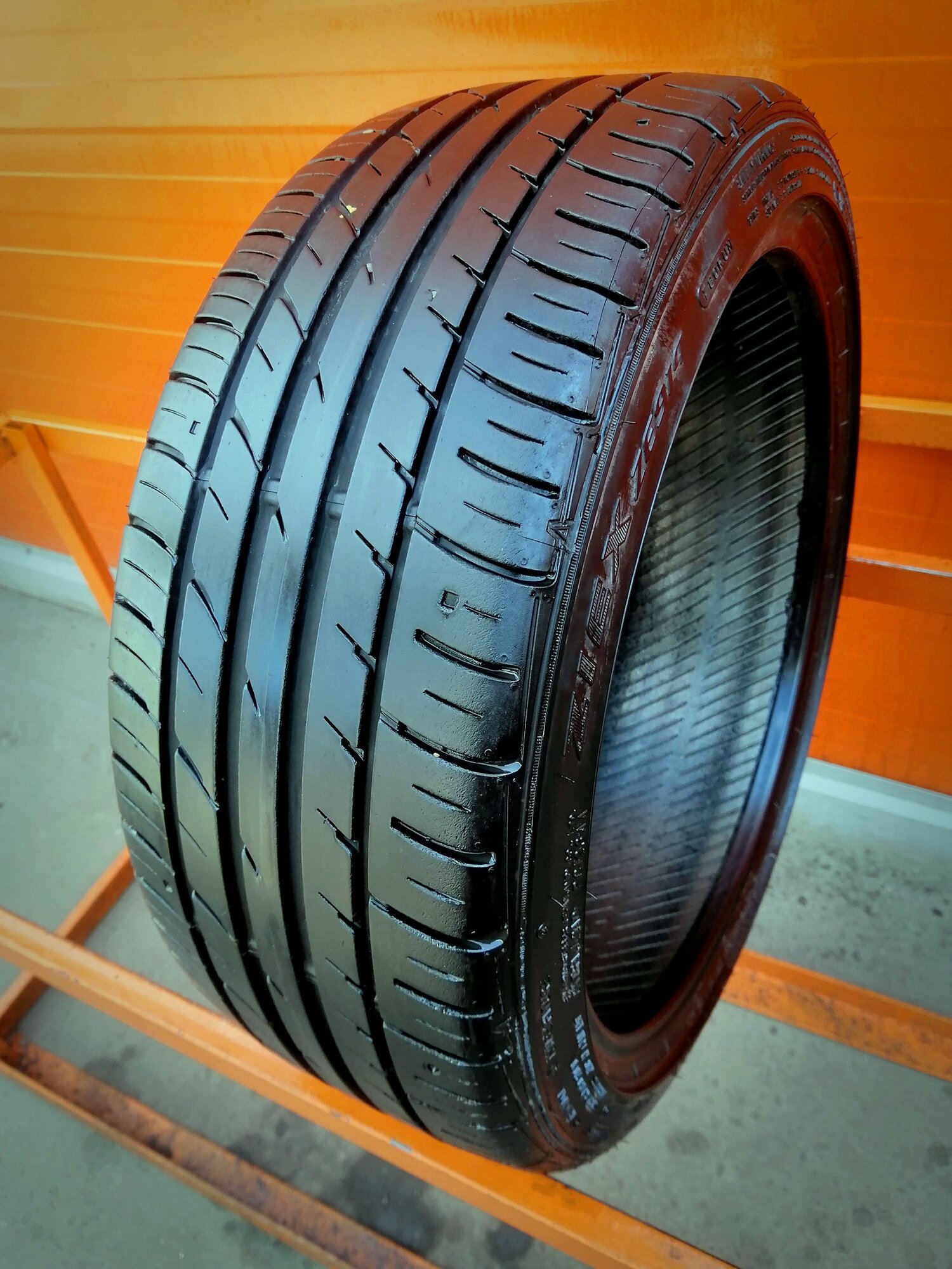 Автошина Б/У 195/40 R16 Falken Ziex ZE-914