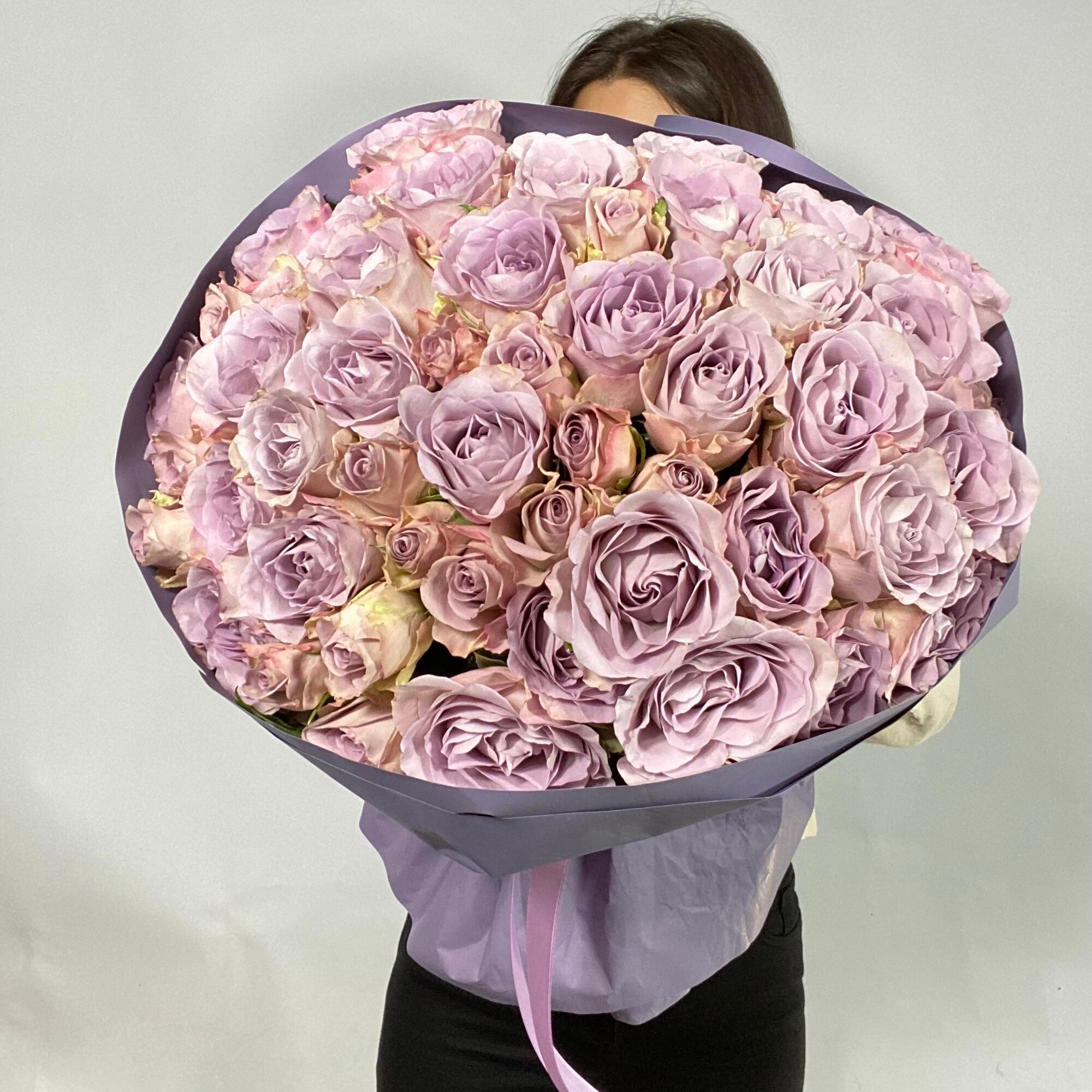 Сиреневые розы