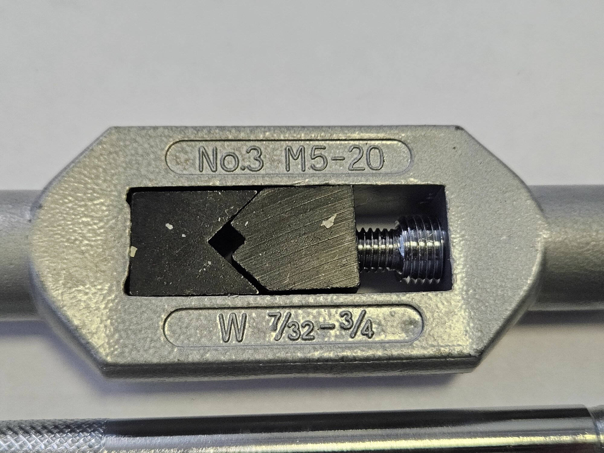 Вороток для метчиков М5 - М20 (W 7/32 - 3/4) — фото 1