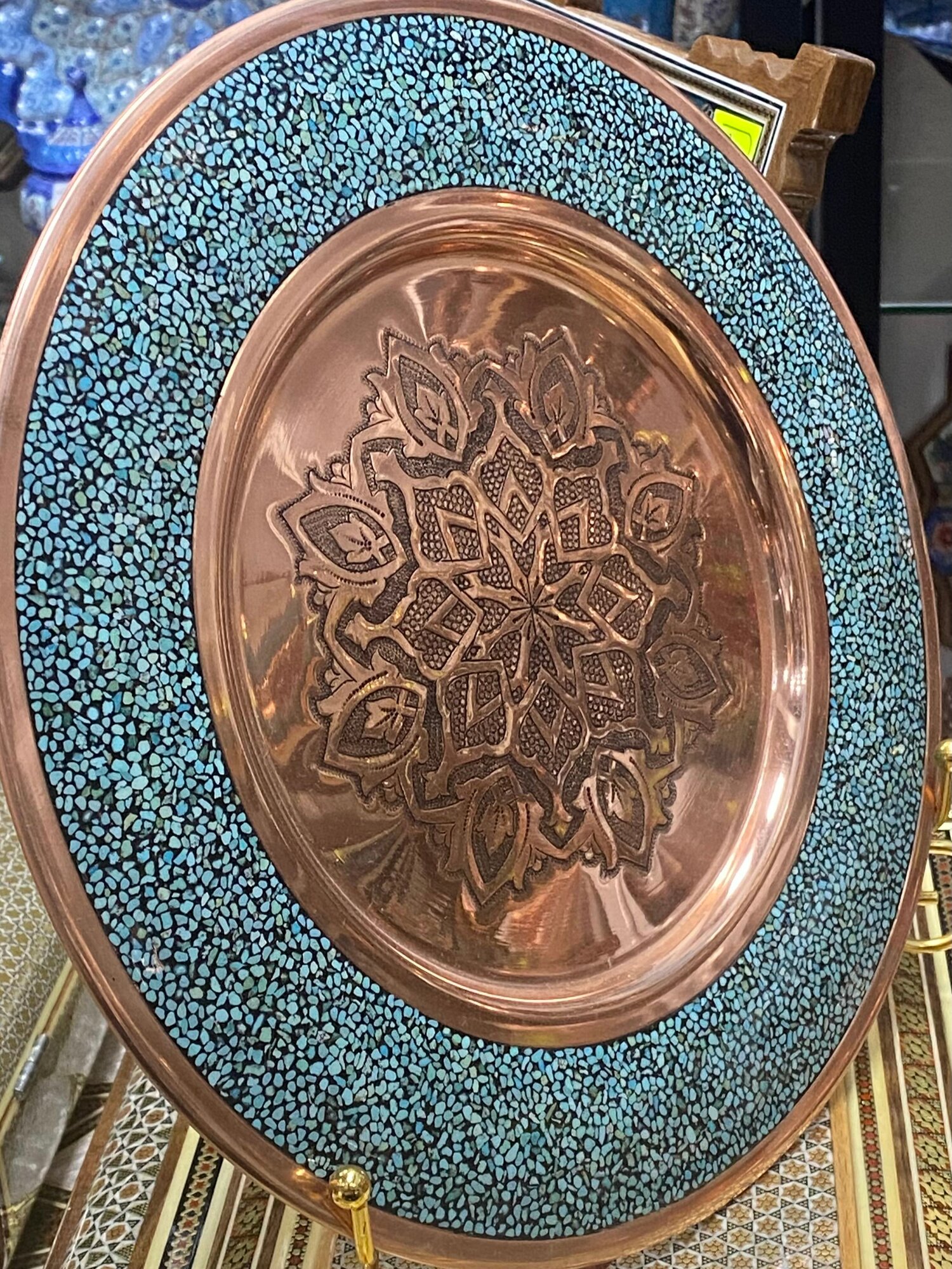 Тарелка "Фирузе", ручная работа, инкрустированная бирюзой, медь, диаметр 27 см — фото 1