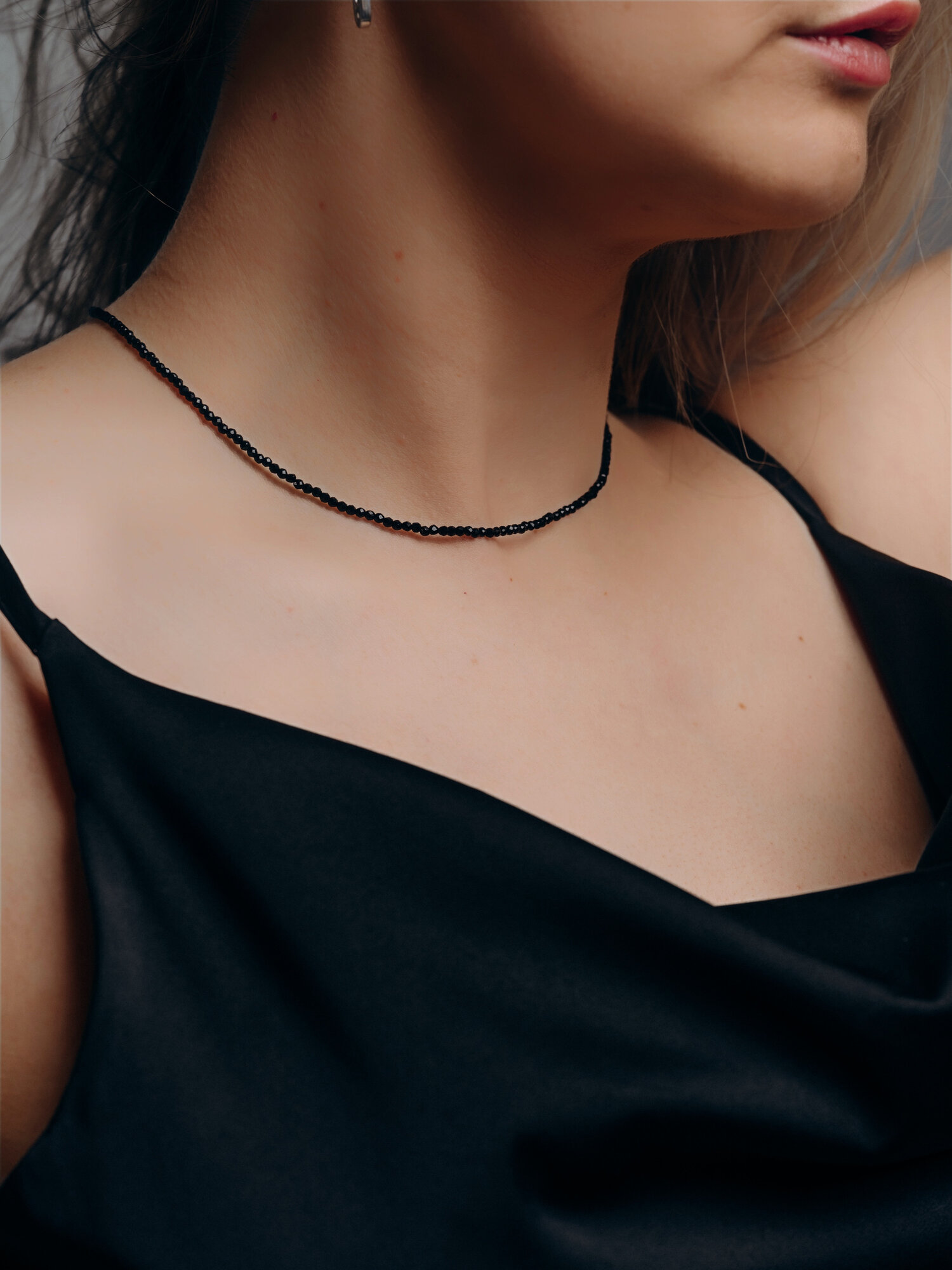 Чокер Цветные решения, длина 36 см, черный.. — фото 1