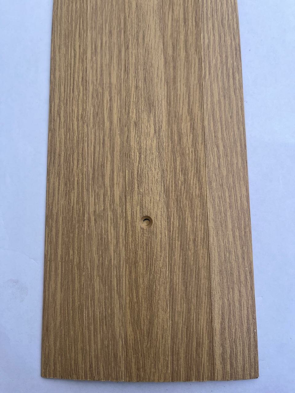 Порог для пола алюминиевый прямой стык 90Х8 см Цвет Дуб светлый