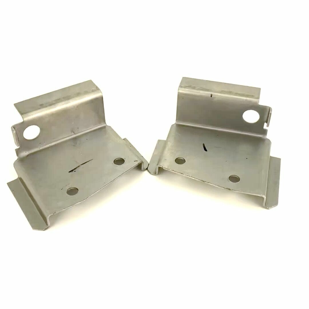 фото Кронштейн бампера задний правый и левый (комплект) ВАЗ 2121 Лада Нива, 21214, 2131