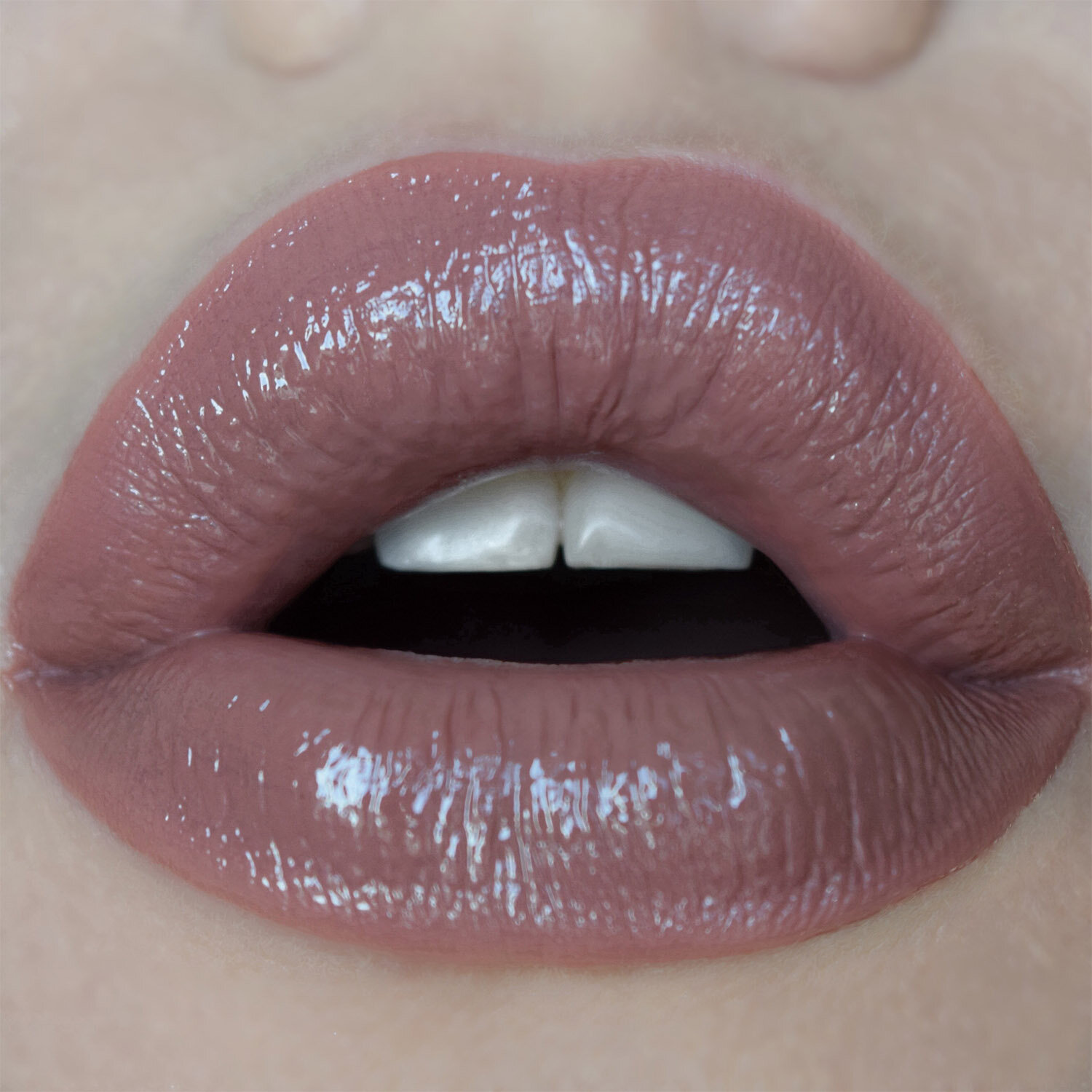 BELOR DESIGN Лаковый блеск для губ Nude Harmony Outfit Lip тон 28 — фото 1