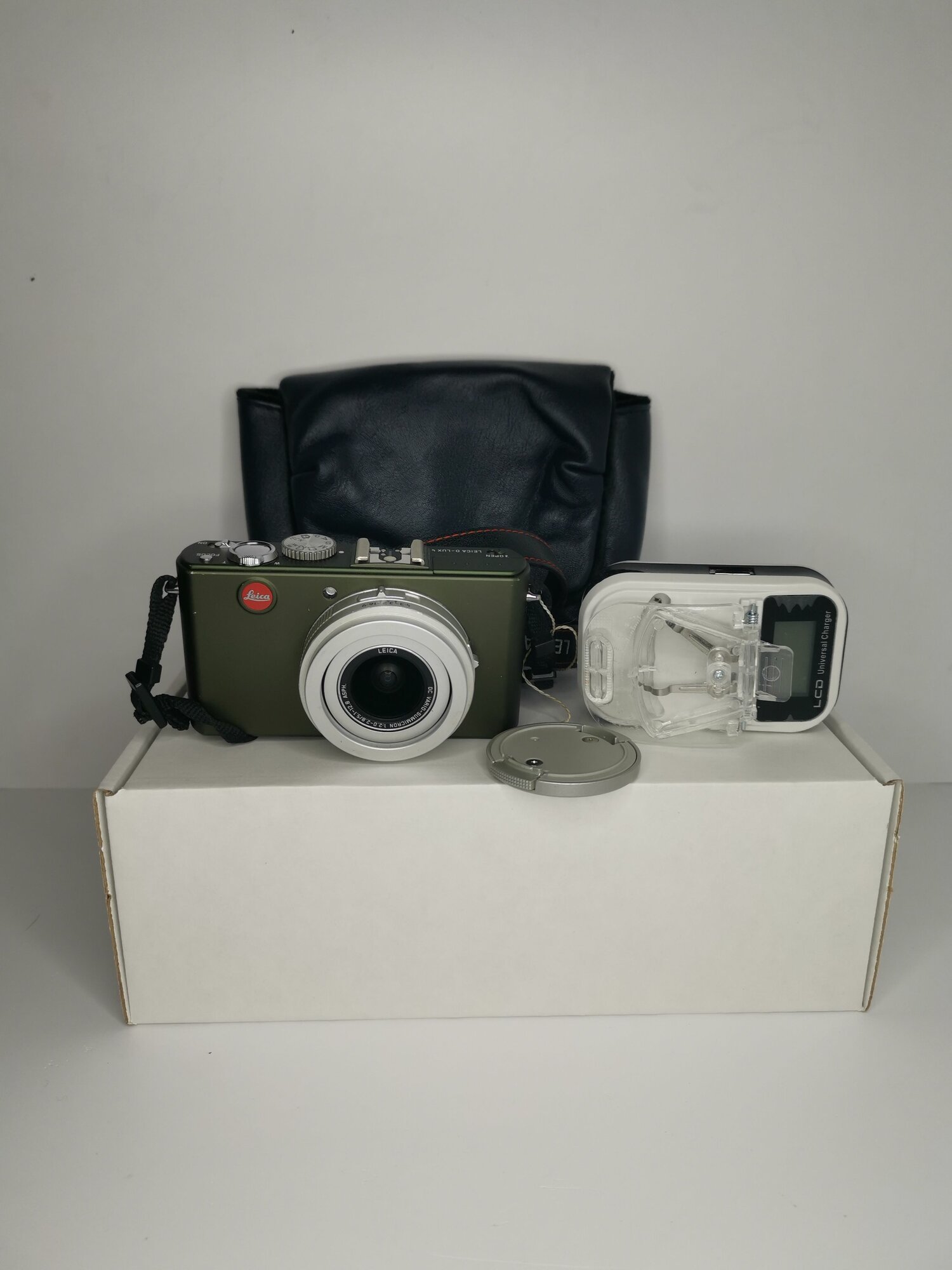 Фотоаппарат Лейка Leica D-LUX 4 Safari Special Edition реставрация