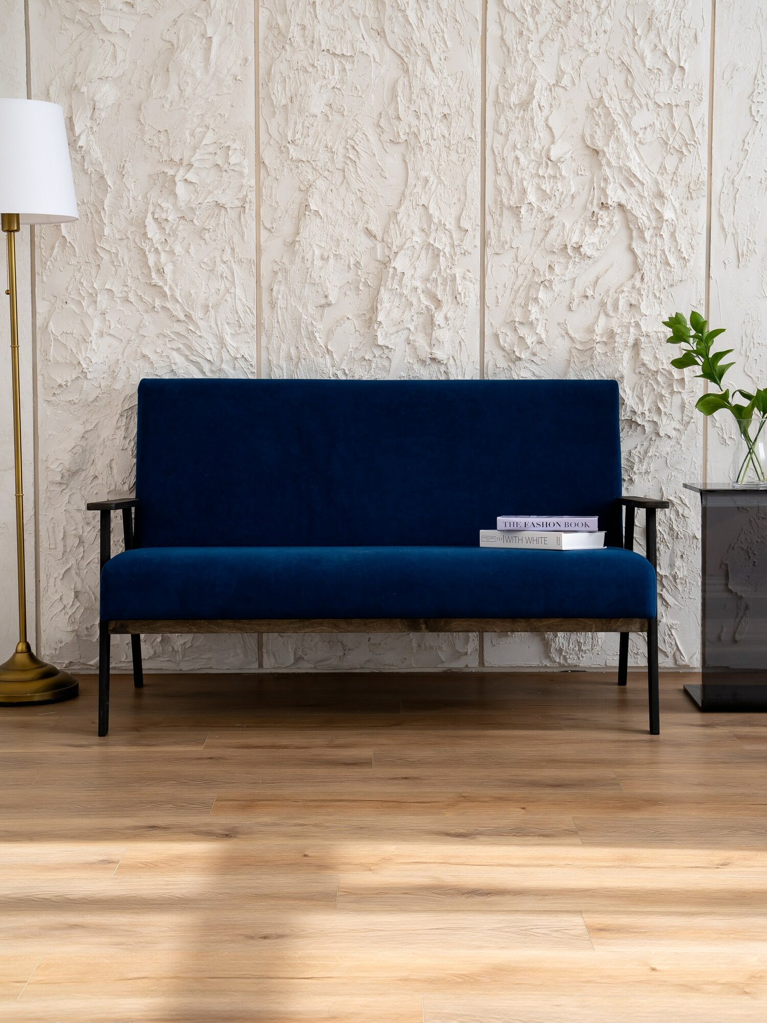 Прямой диван Relax, синий, черное масло 2-х местный, 138x75x80