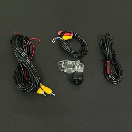 Камера заднего вида Toyota Corolla 2006-2012 2000₽